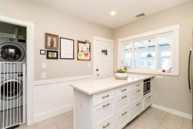 100 Belgrade Ave 2, Boston, MA 02131