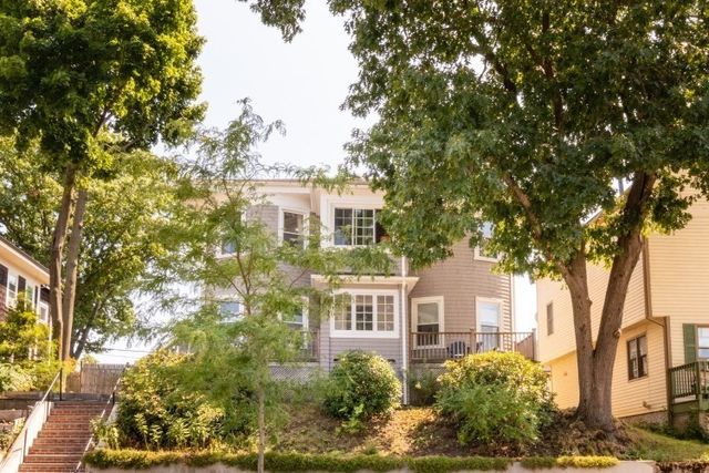 100 Belgrade Ave 2, Boston, MA 02131