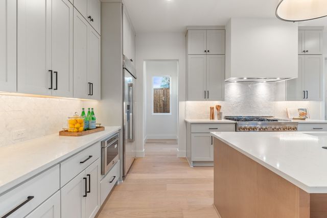 420 Hambrick Road, Dallas, TX 75218