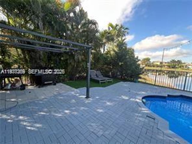 7896 NW 110th Dr, Parkland, FL 33076
