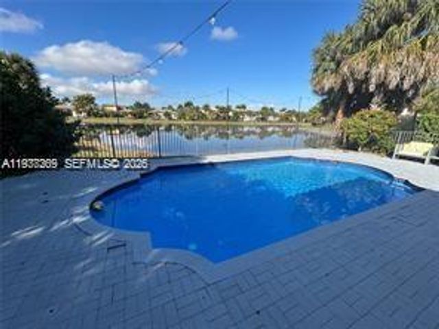 7896 NW 110th Dr, Parkland, FL 33076