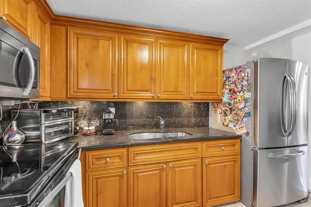 6350 SW 32 Street, Miami, FL 33155