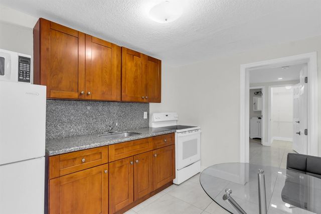 6350 SW 32 Street, Miami, FL 33155