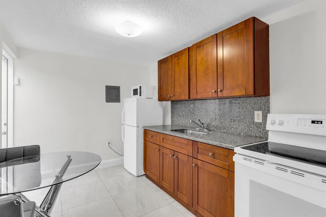 6350 SW 32 Street, Miami, FL 33155