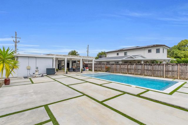 6350 SW 32 Street, Miami, FL 33155