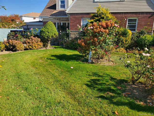 16606 Willets Point Boulevard, Whitestone, NY 11357