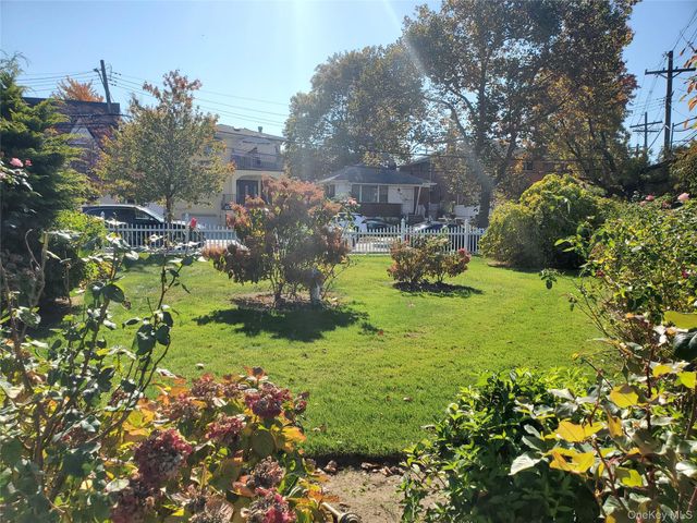 16606 Willets Point Boulevard, Whitestone, NY 11357