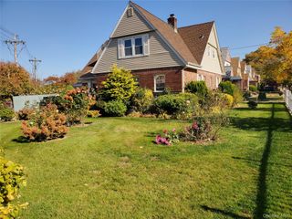 16606 Willets Point Boulevard, Whitestone, NY 11357