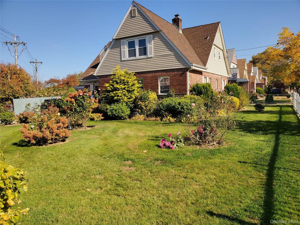 16606 Willets Point Boulevard, Whitestone, NY 11357