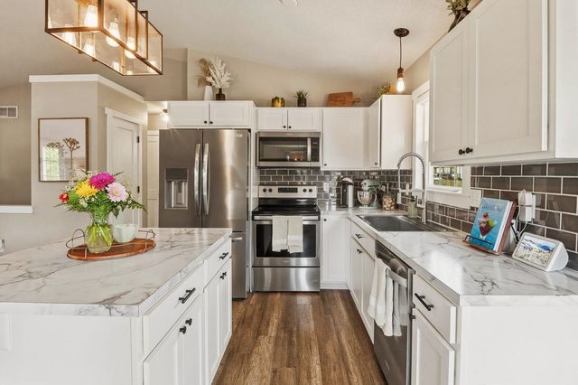 2427 N Parkdale, Wichita, KS 67205