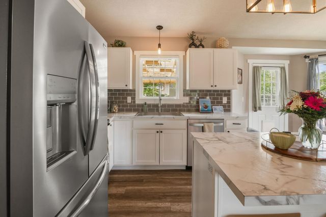 2427 N Parkdale, Wichita, KS 67205
