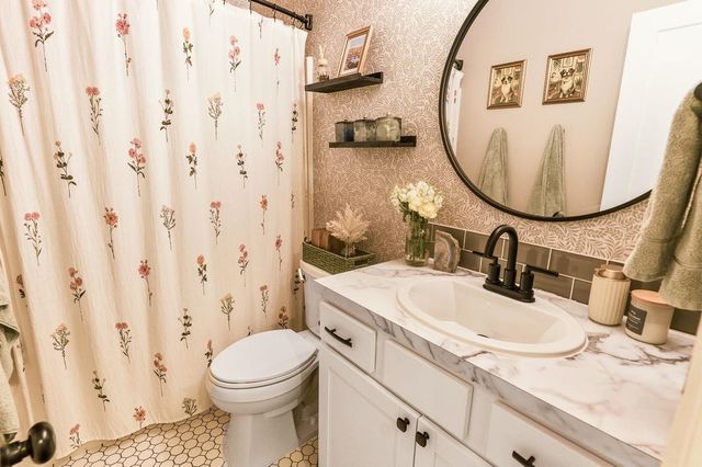 2427 N Parkdale, Wichita, KS 67205