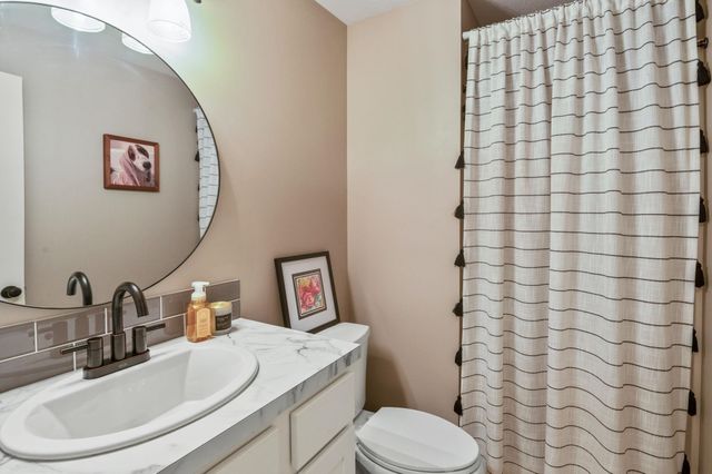 2427 N Parkdale, Wichita, KS 67205