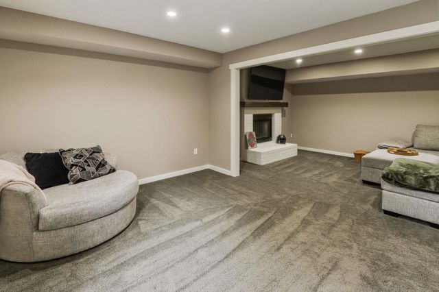 2427 N Parkdale, Wichita, KS 67205