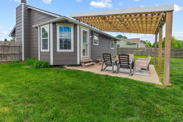 2427 N Parkdale, Wichita, KS 67205