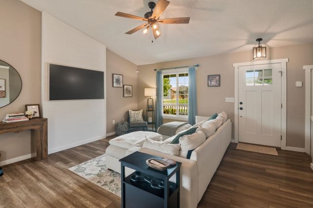 2427 N Parkdale, Wichita, KS 67205