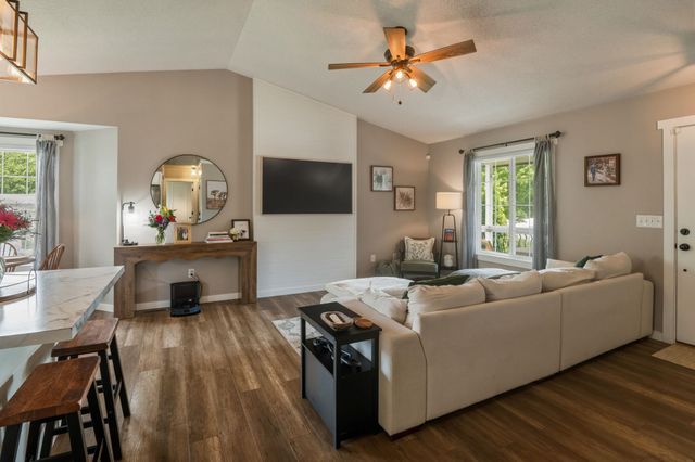 2427 N Parkdale, Wichita, KS 67205