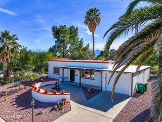 151 E Los Arcos, Green Valley, AZ 85614