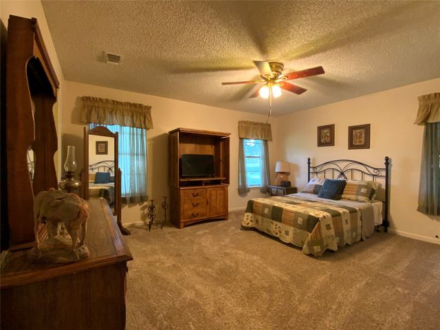 216 N Pinto Street, Comanche, TX 76442