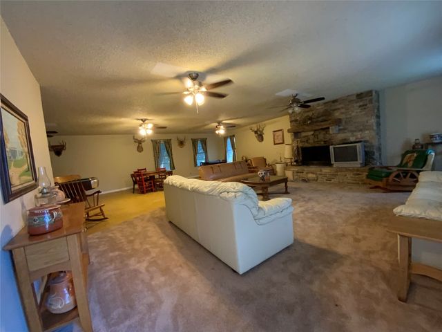 216 N Pinto Street, Comanche, TX 76442
