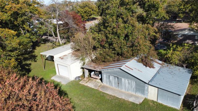 216 N Pinto Street, Comanche, TX 76442
