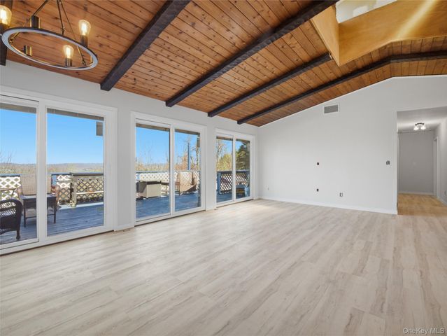39 Brothers Road, Poughquag, NY 12570