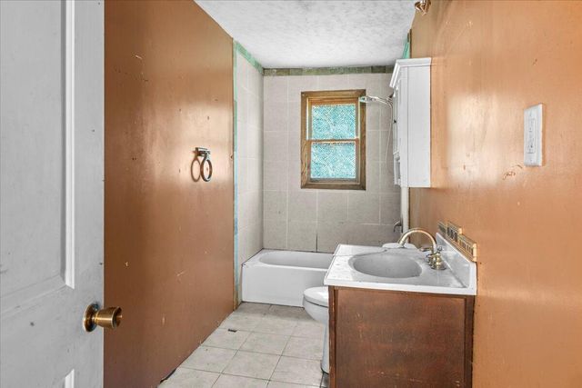 102 W Schmitt Road, Rossville, GA 30741