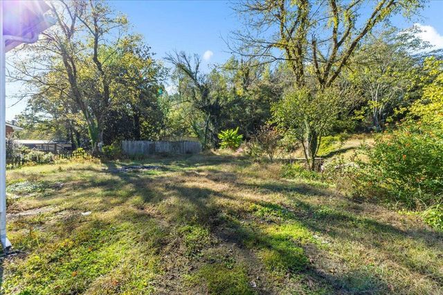 102 W Schmitt Road, Rossville, GA 30741