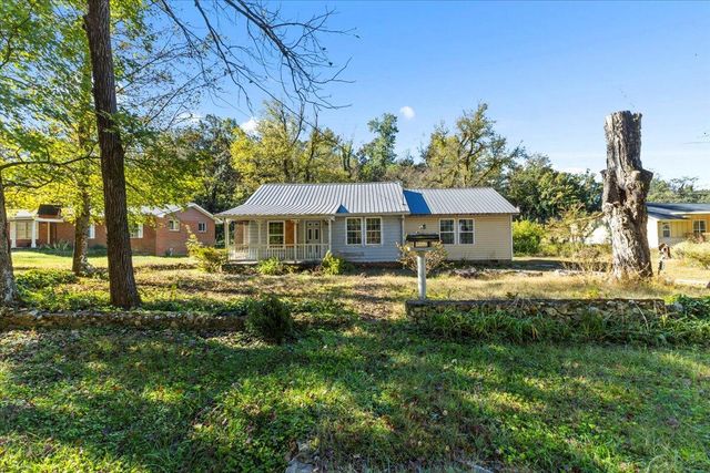 102 W Schmitt Road, Rossville, GA 30741