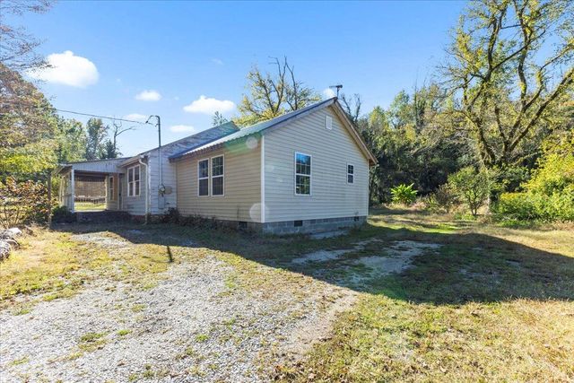 102 W Schmitt Road, Rossville, GA 30741