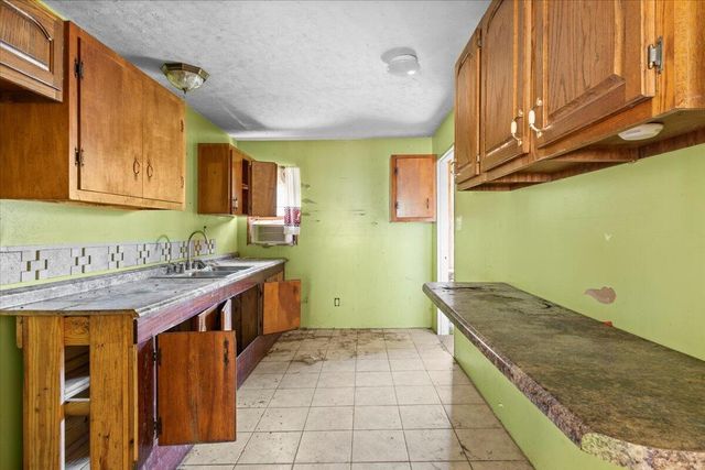 102 W Schmitt Road, Rossville, GA 30741