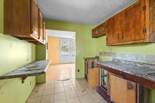 102 W Schmitt Road, Rossville, GA 30741