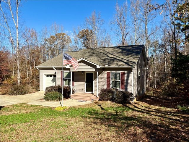450 Cedar Tree Drive, Walhalla, SC 29691
