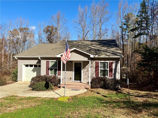 450 Cedar Tree Drive, Walhalla, SC 29691