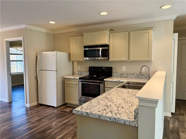 450 Cedar Tree Drive, Walhalla, SC 29691