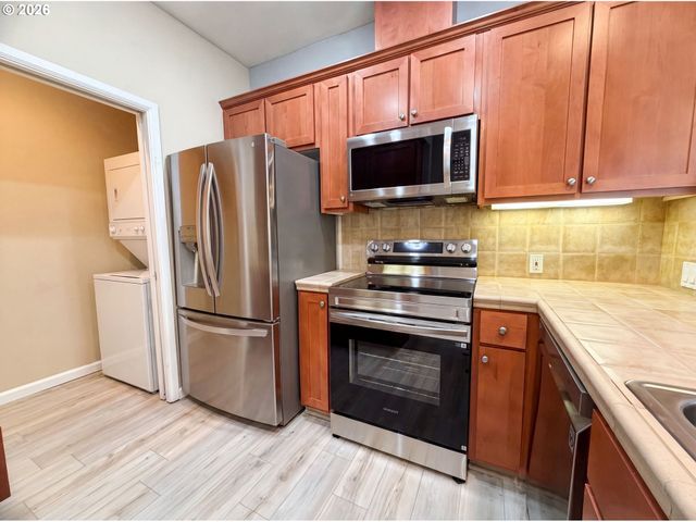 5155 SUMMERLINN Way, West Linn, OR 97068