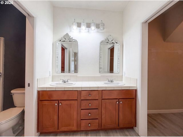 5155 SUMMERLINN Way, West Linn, OR 97068