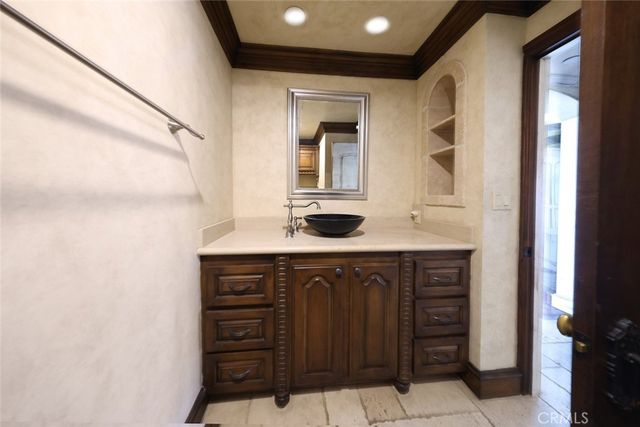 401 S Via Montana, Burbank, CA 91501