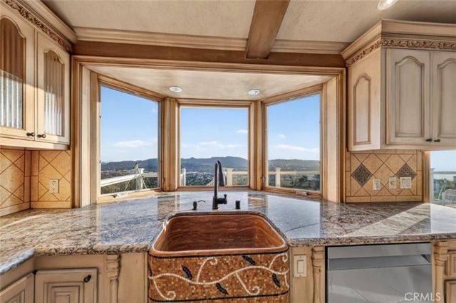 401 S Via Montana, Burbank, CA 91501