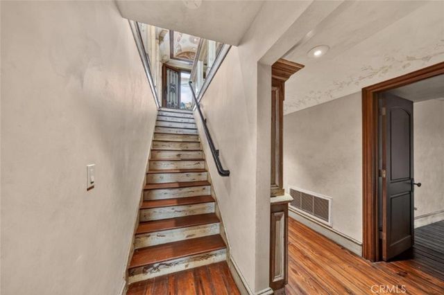 401 S Via Montana, Burbank, CA 91501