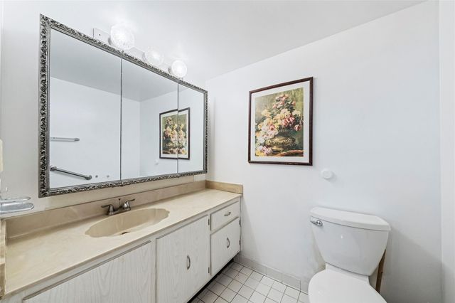 600 THREE ISLANDS Boulevard 301, Hallandale Beach, FL 33009