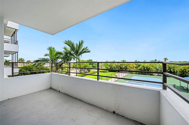 600 THREE ISLANDS Boulevard 301, Hallandale Beach, FL 33009