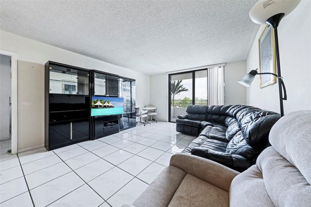 600 THREE ISLANDS Boulevard 301, Hallandale Beach, FL 33009