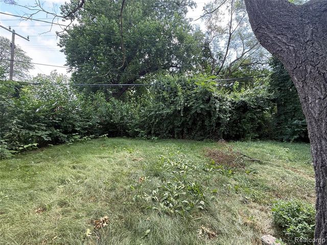 15830 Meyers Road, Detroit, MI 48227