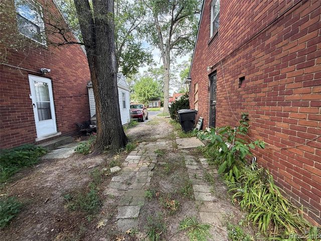 15830 Meyers Road, Detroit, MI 48227