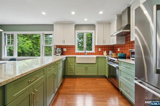 70 Kingwood Drive, Little Falls, NJ 07424