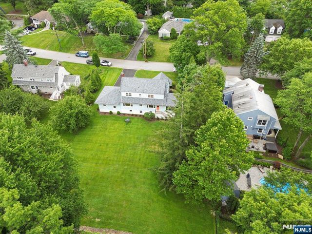 70 Kingwood Drive, Little Falls, NJ 07424
