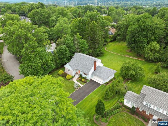 70 Kingwood Drive, Little Falls, NJ 07424