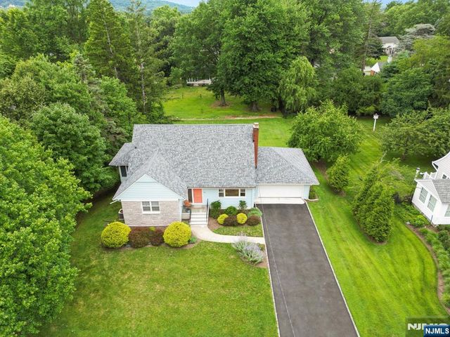 70 Kingwood Drive, Little Falls, NJ 07424