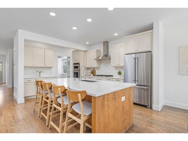 1833 Cheyenne Ct, Lafayette, CO 80026